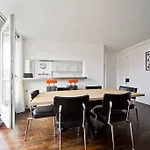 Eiffel Apartment *