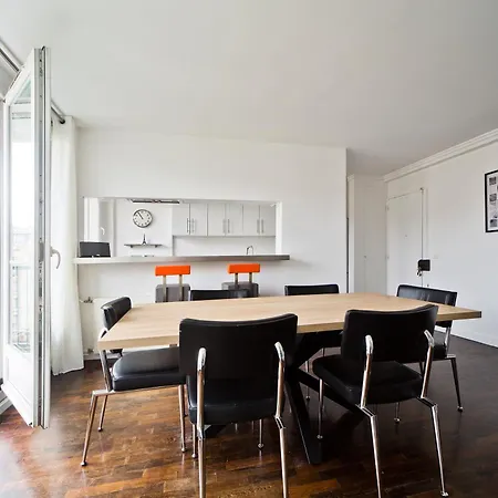 Eiffel Apartmán *