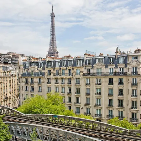 Daire Eiffel Paris